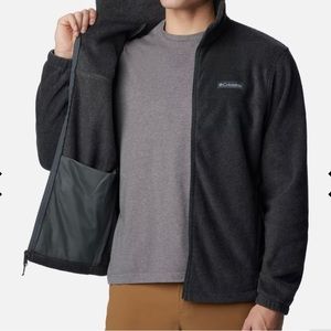 Columbia Men’s full zip fleece zip jacket size large